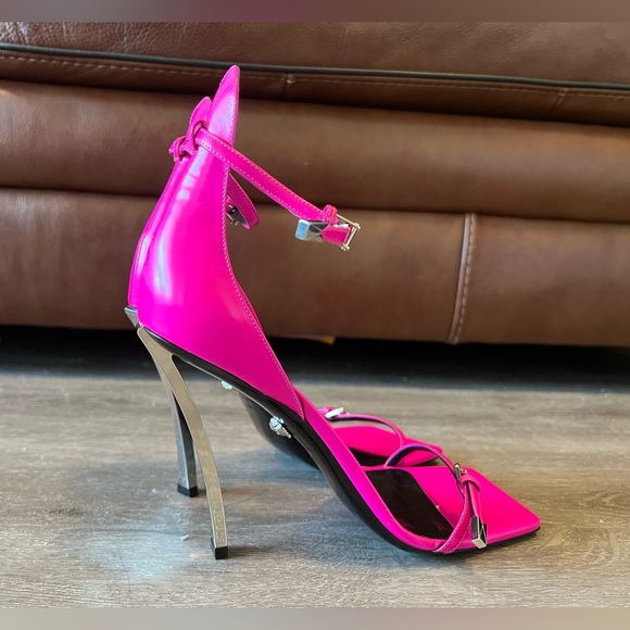 Versace BRAND NEW heels - Picture 2 of 4